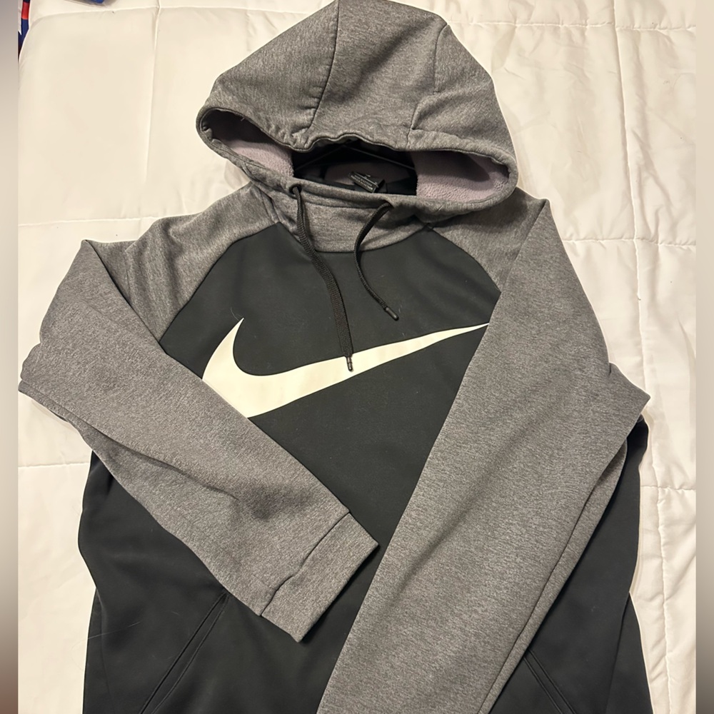 Nike Dri-Fit Hoodie Size M